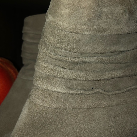 Me too Suede Booties 🍂👢 - Picture 7 of 8